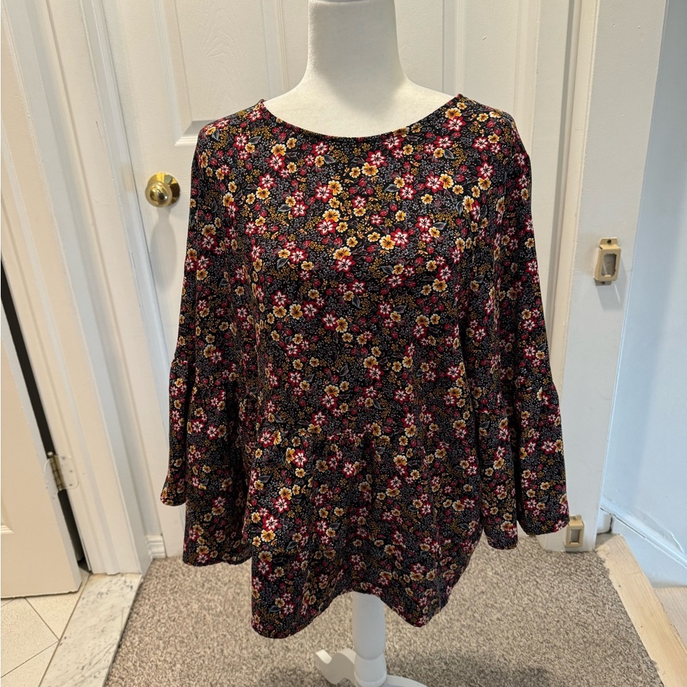 Time and Tru Floral Blouse - Black with Multicolor Flowers